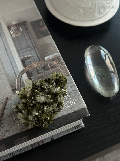 EPIDOTE CLUSTER