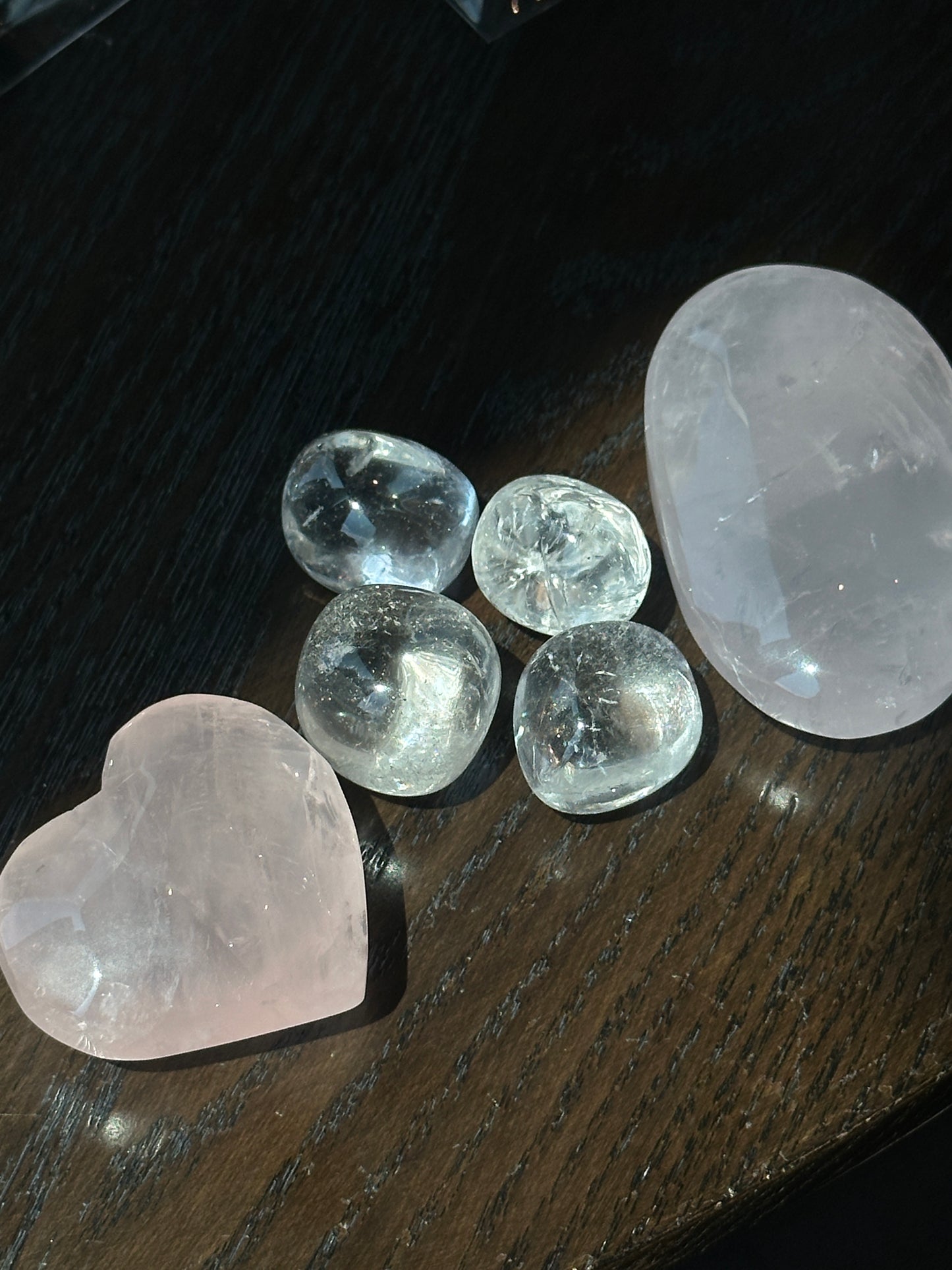 TUMBLED CLEAR QUARTZ