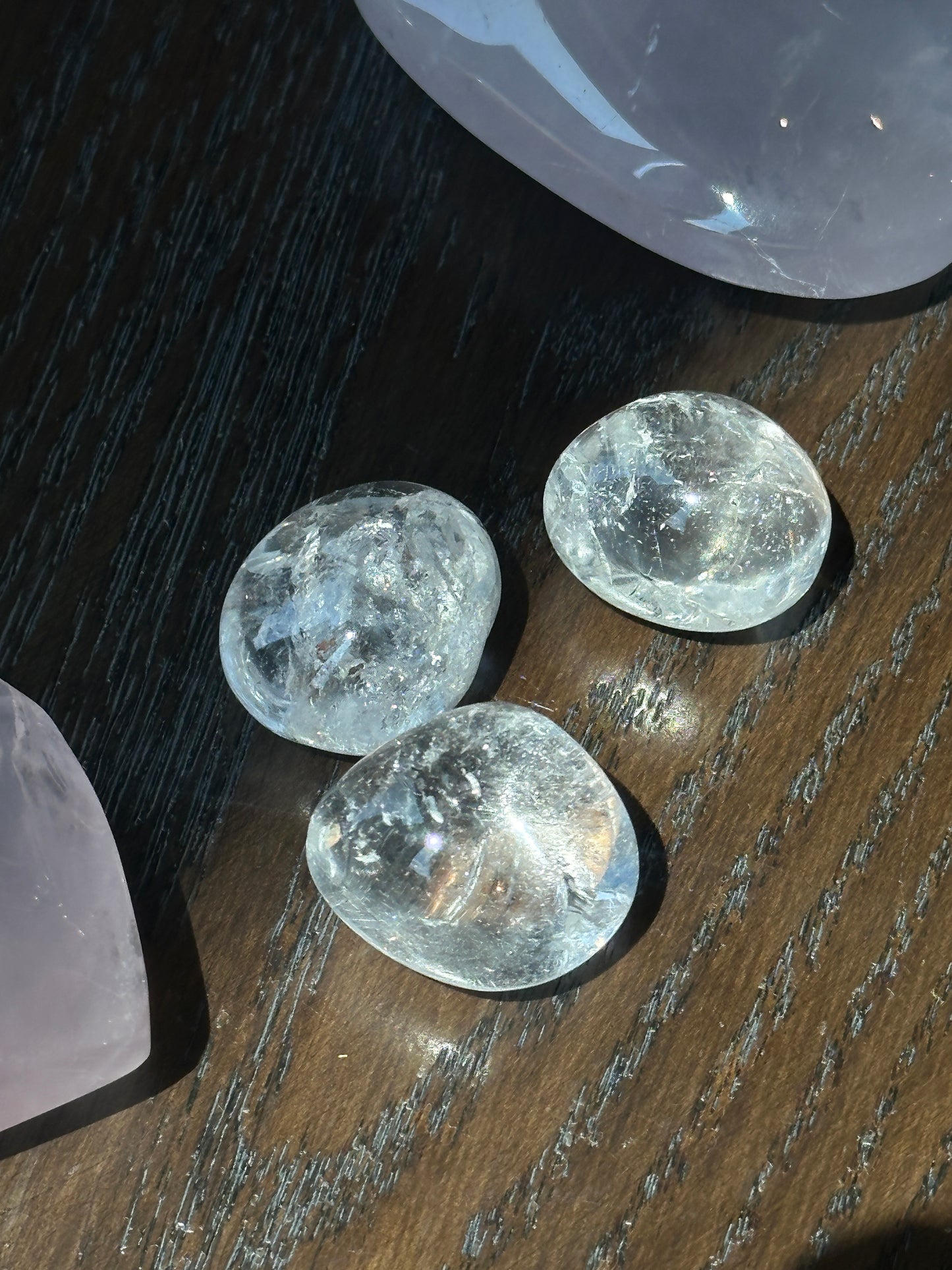 TUMBLED CLEAR QUARTZ