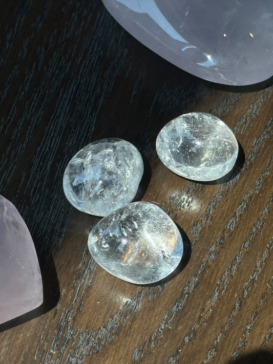 TUMBLED CLEAR QUARTZ